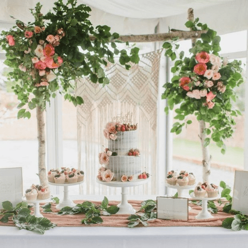 5 wedding cake arch Pinterest