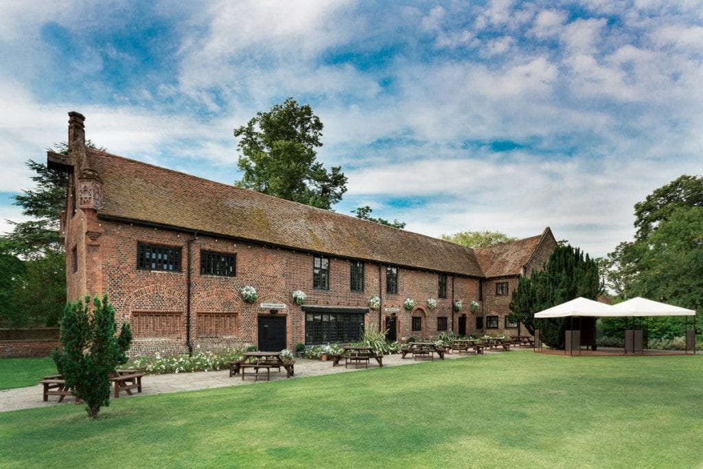 tudor barn elthem