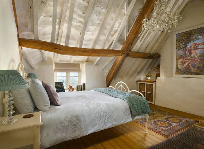 Mini moon cottage stays
