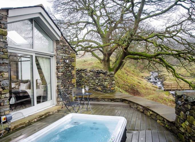Mini moon cottage stays