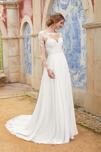 30 Gorgeous Long-Sleeved Wedding Dresses For 2023 | FBFW 30 Gorgeous Long-Sleeved Wedding Dresses For 2023 | FBFW