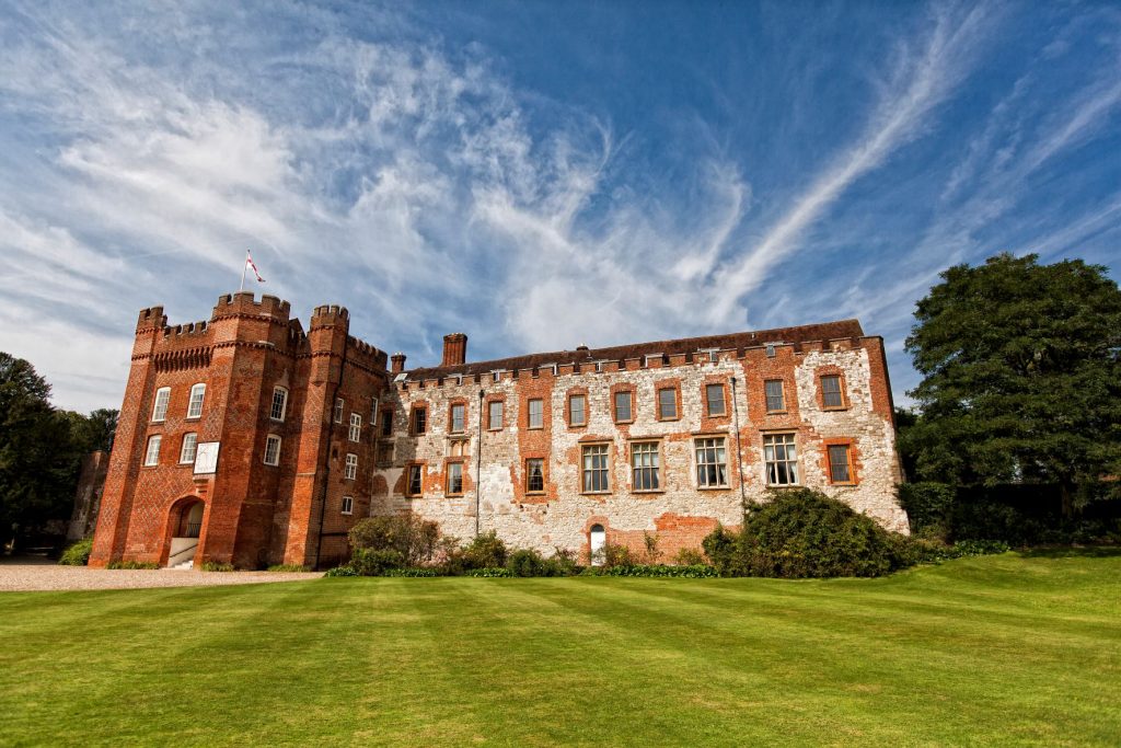2. Farnham Castle (2).jpg