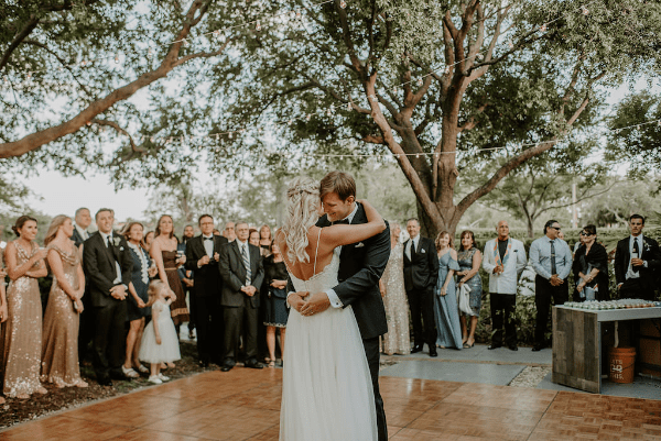 35 outdoor first dance Credit Ashtyn Brooke Photo