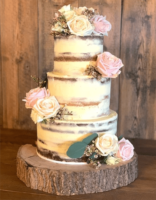 @lynnehassaniweddingcakes 3