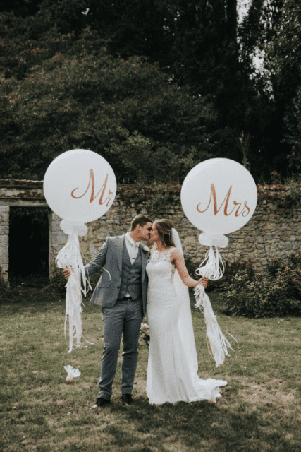 21 Mr & Mrs wedding balloons
