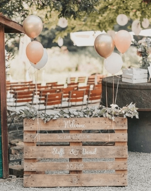 22 A Decorative Crate