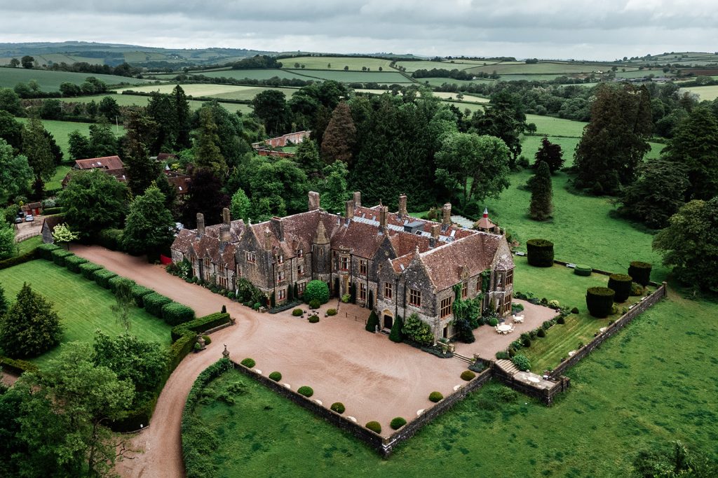The Best UK Dry Hire Wedding Venues Katy & Davy Huntsham Court 1