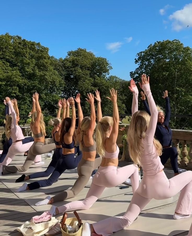 Yoga hen do