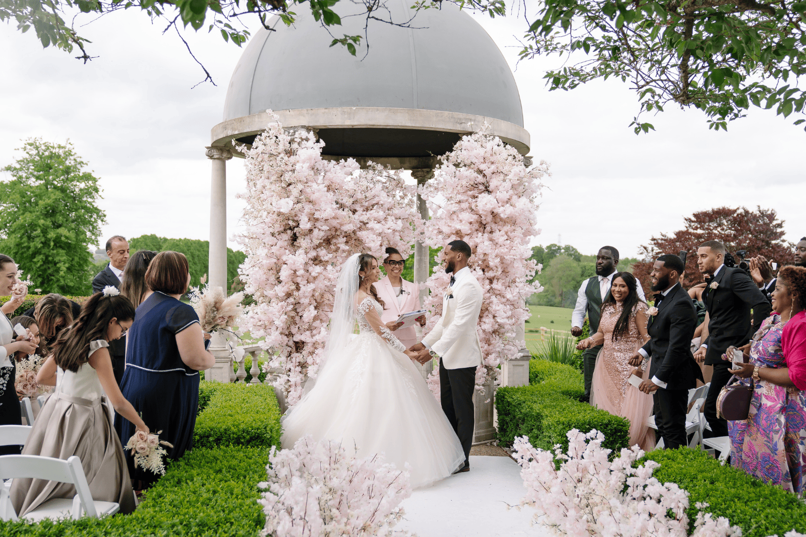 Why Outdoor Weddings Are Taking Over UK Summers – Specially Crafted for UK Daughters Brides-to-Be Why Outdoor Weddings Are Taking Over UK Summers – Specially Crafted for UK Daughters Brides-to-Be