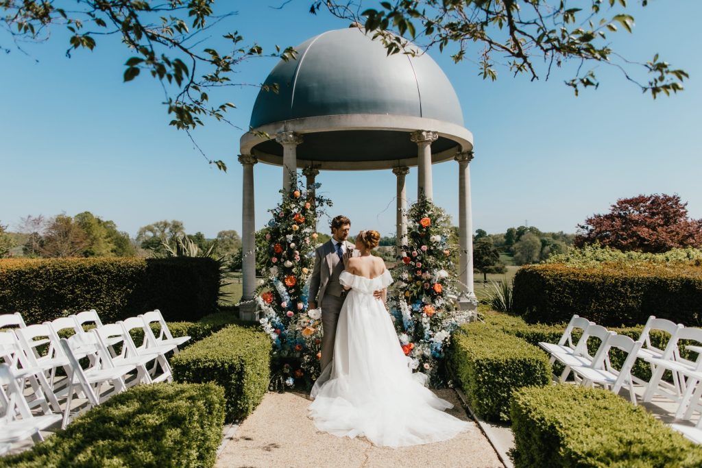 Why Outdoor Weddings Are Taking Over UK Summers PIPPAVOLANSPHOTOGRAPHYFroyleParkStyledShoot scaled 2